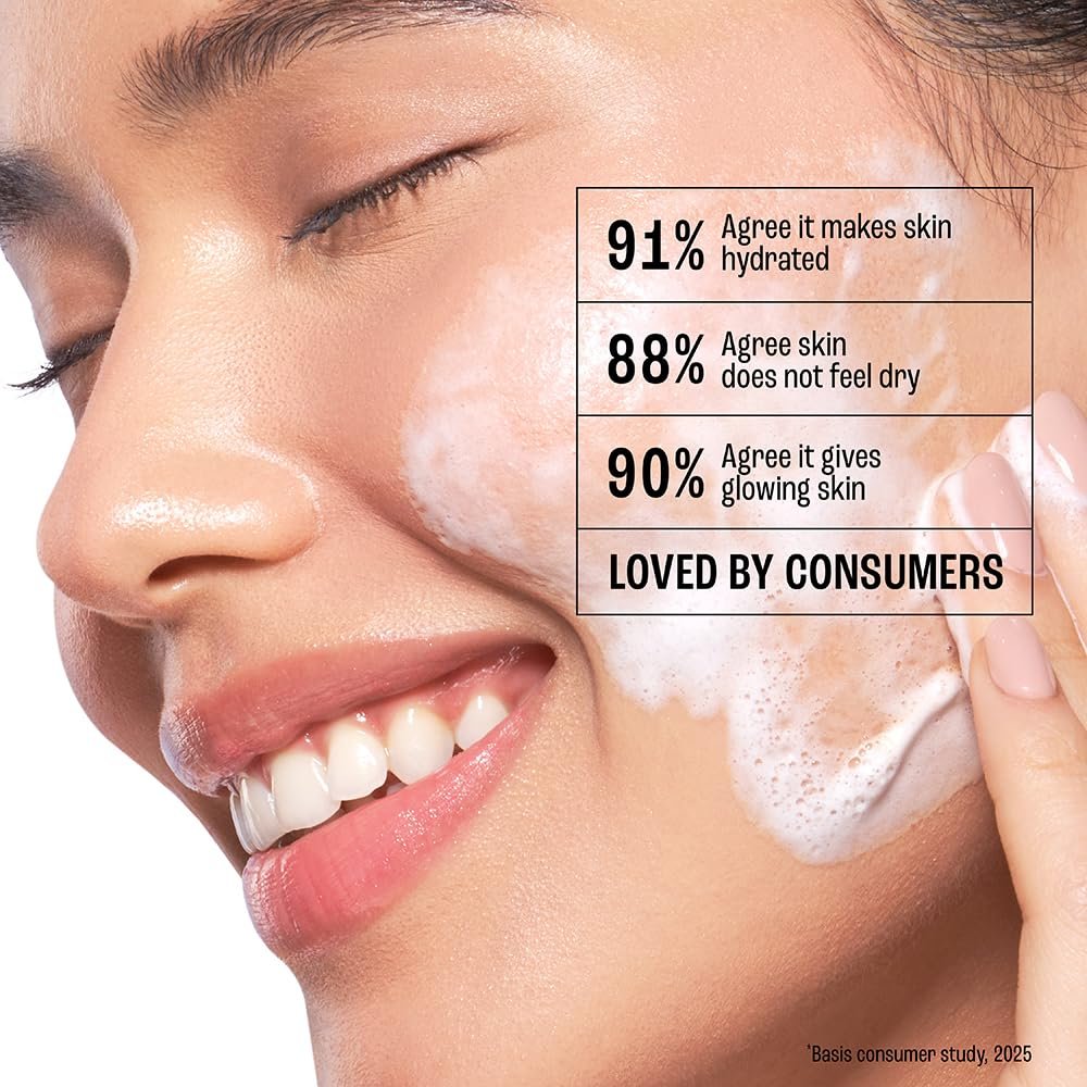 Lakme Blush & Glow Hydrating Strawberry Facewash, with Vitamin C Serum 100g thumbnail